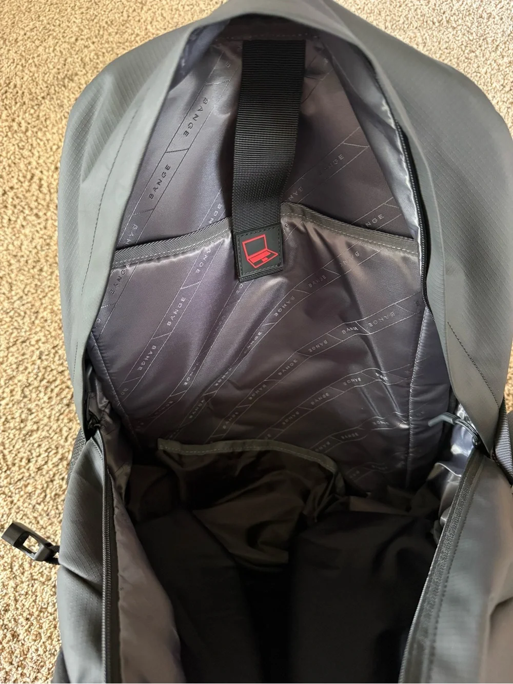 NWT Bange Comuter Backpack-Laptop Compartment-Water Resistant-Black
